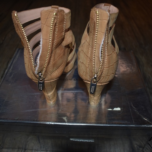 Sigerson Morrison Vernice Wedge - Picture 8 of 9